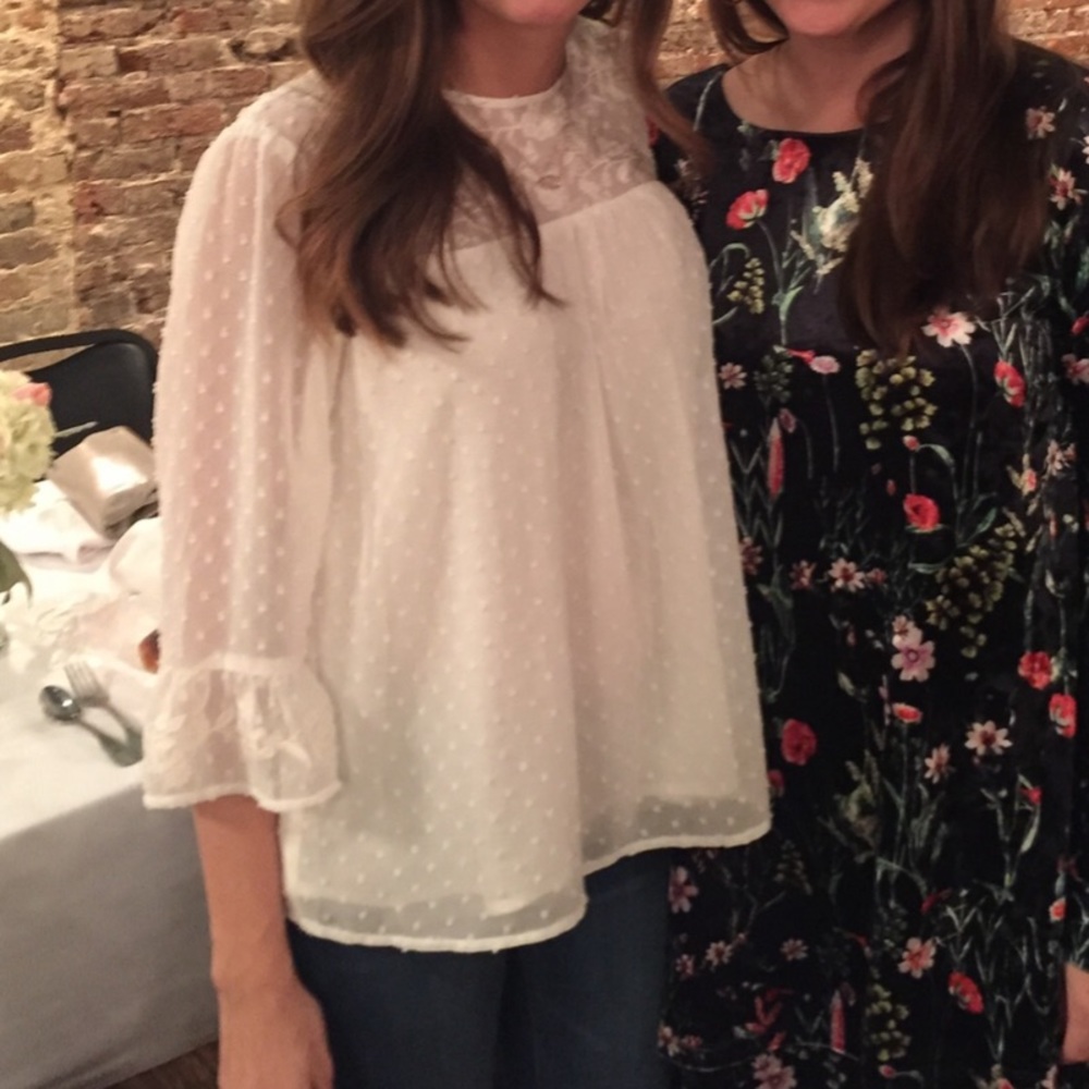 White blouse. Size XS